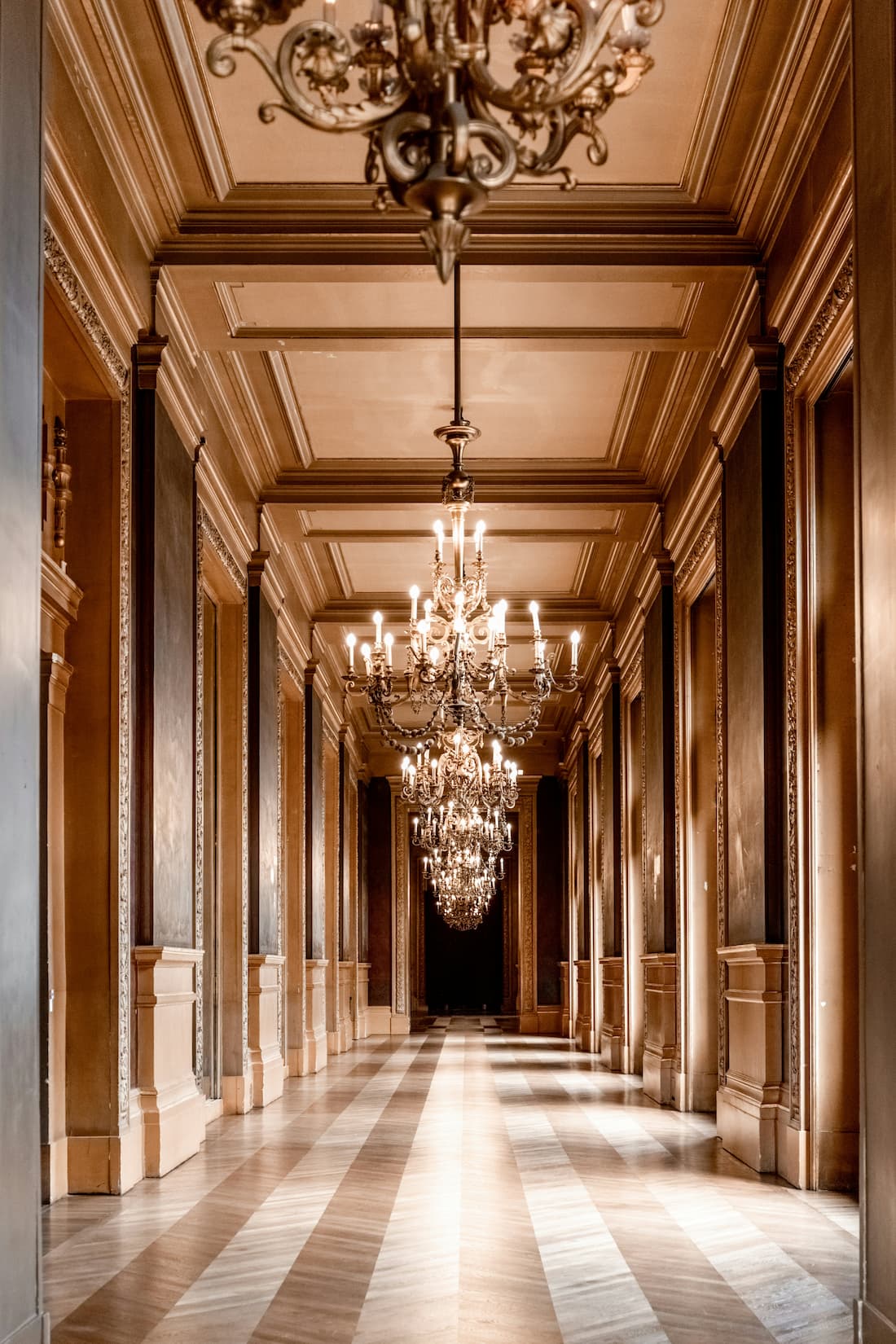 The Psychology of Luxury: Why Quality Furnishings Affect How We Feel at Home